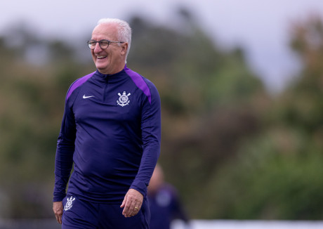 Dorival Jnior em atividade do Corinthians
