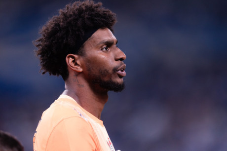 Hugo Souza tem multa para o exterior fixada em 100 milh�es de euros