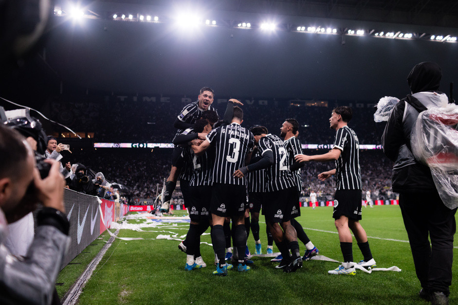 FIM DE JOGO! Corinthians domina o São Paulo e vence o Majestoso