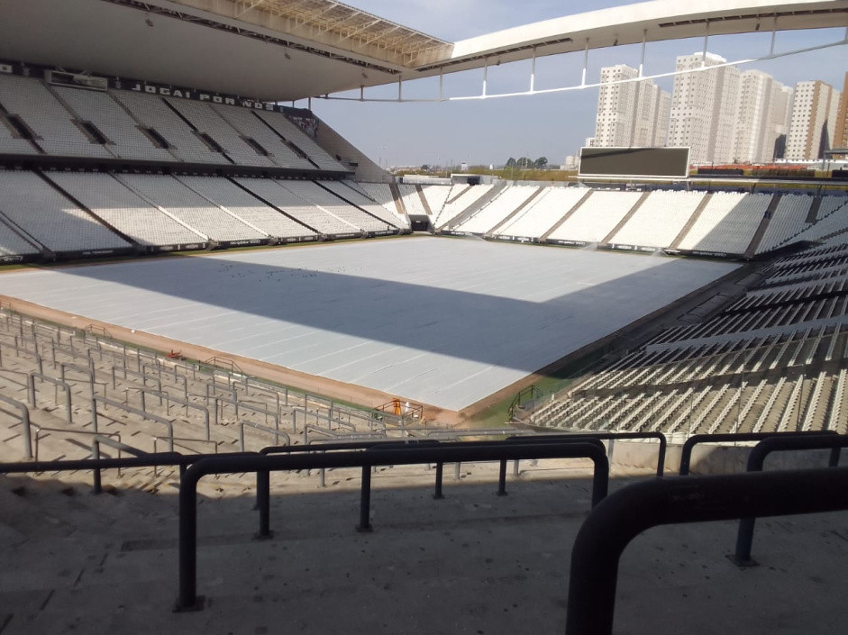 Corinthians realiza a reforma integral do gramado da Neo Qu�mica Arena na pausa para a Copa do Mundo