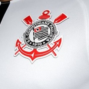 Camisa do Corinthians de 2017 - Detalhe do escudo no uniforme I