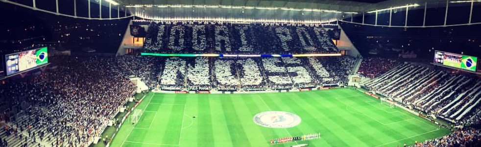 Protesto da torcida do Corinthians no CT  vlido e pode ser bom para o grupo