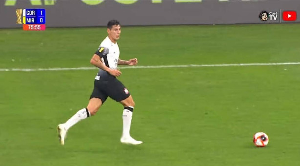 Vi 3290 cruzamentos de TODOS os laterais do Corinthians
