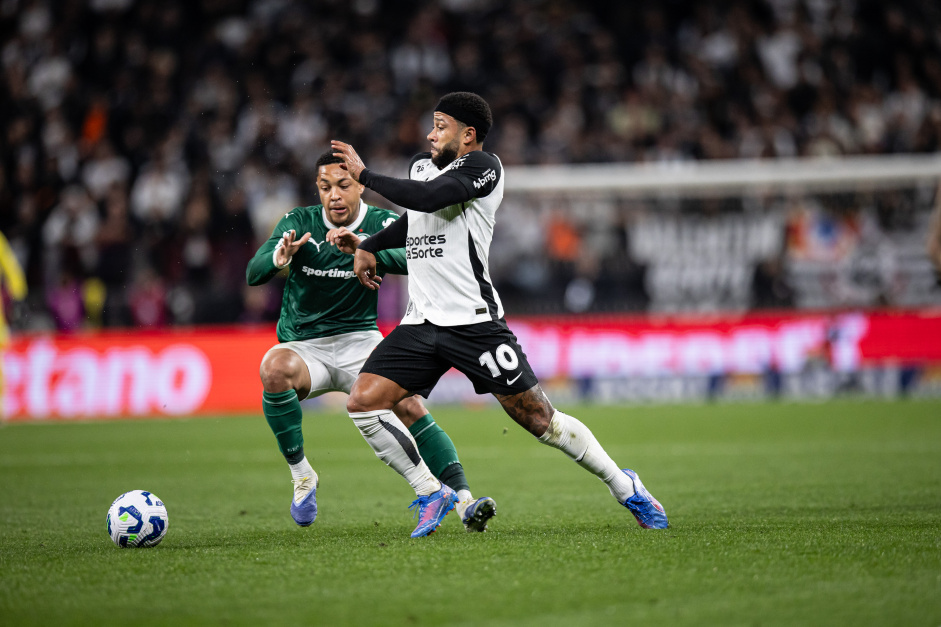 Corinthians poupa titulares antes de clássico com Palmeiras
