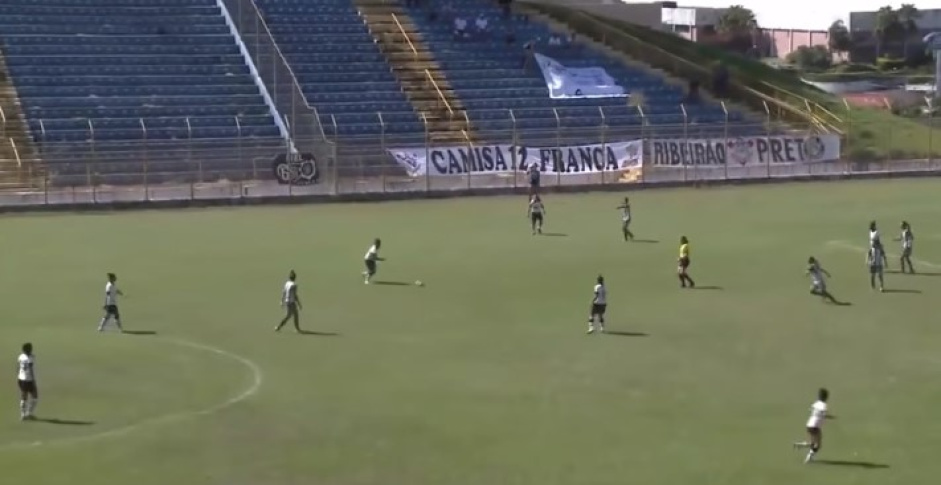 Corinthians e Francana no futebol feminino