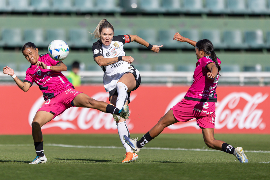 Corinthians e Independiente Del Valle no futebol feminino
