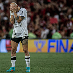 F�bio Santos avalia vice do Corinthians na Copa do Brasil 2022 como pior derrota da carreira
