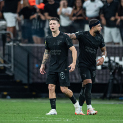 Dorival traz novidades sobre Garro e Memphis