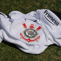 Corinthians fecha com novo patrocinador