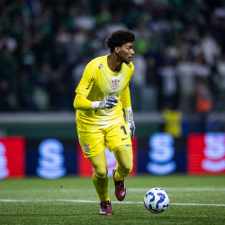 Jogador do Corinthians faz jura de fidelidade e descarta atuar pelo Palmeiras