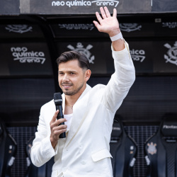 Veja como foi a homenagem do Corinthians para Romero na Arena
