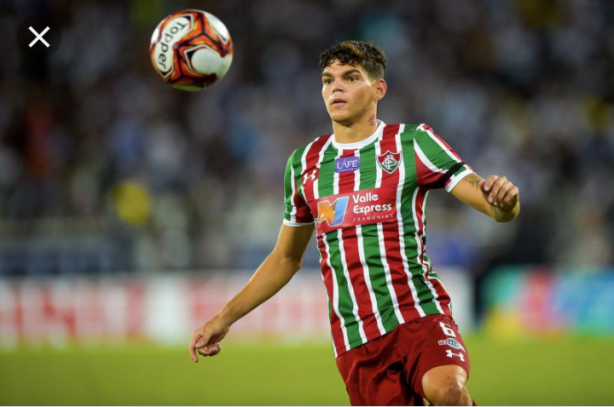 Lateral esquerdo - Ayrton Lucas (ex Fluminense)