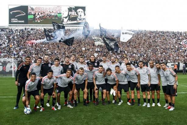 Andres abre treino pra torcida
