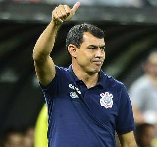 Na arena n�o se critica Carille