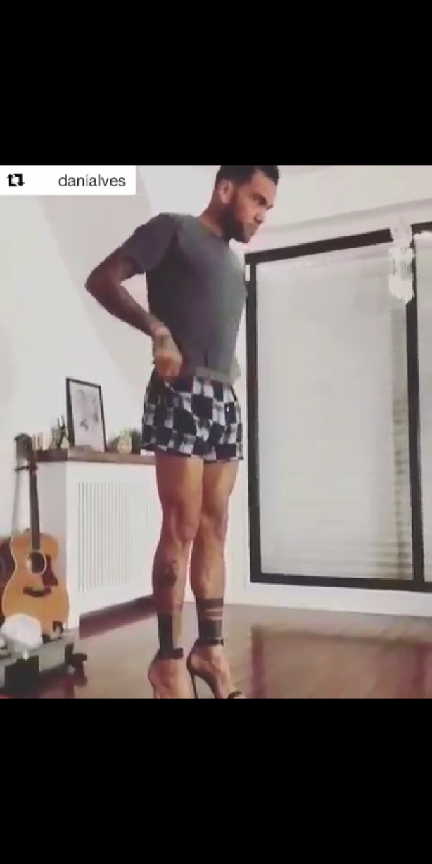 Apresentação de Daniel Alves no 5ã0 Paulo