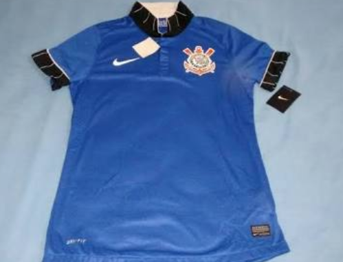 Ainda tem essa camisa