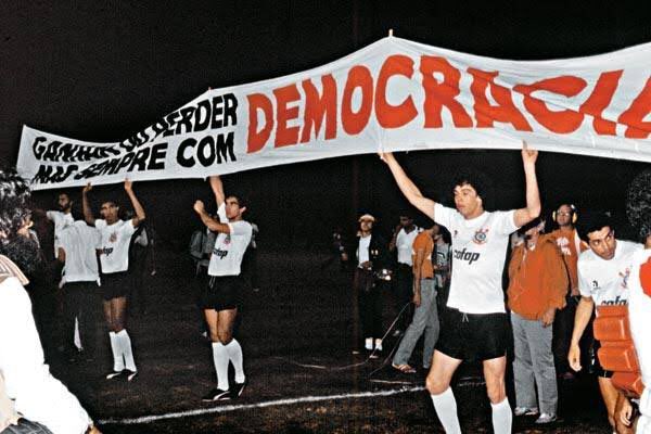 Viva a DEMOCRACIA, contra os fascistas!
