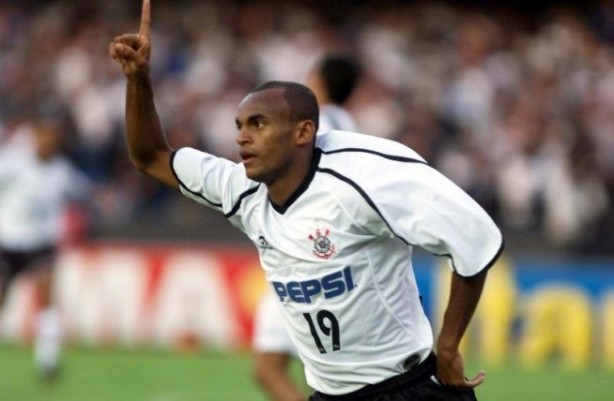 O primeiro gol c/ o manto Corinthiano ningu�m esquece - Ewerthon
