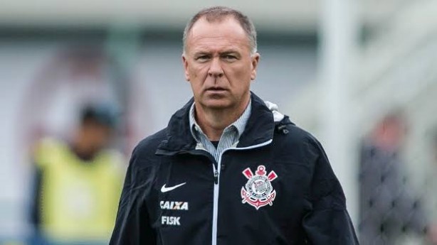 Mano Menezes � solu��o?