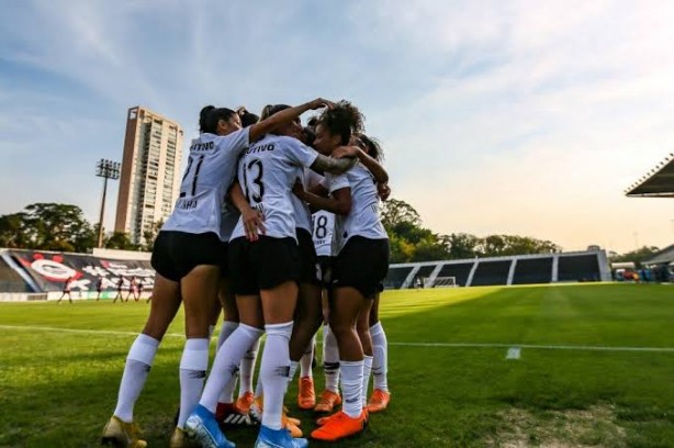 Jogando Mal, Tim&atilde;o feminino vence Cruzeiro