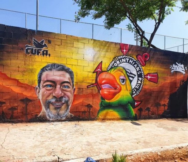 Que bela homenagem...