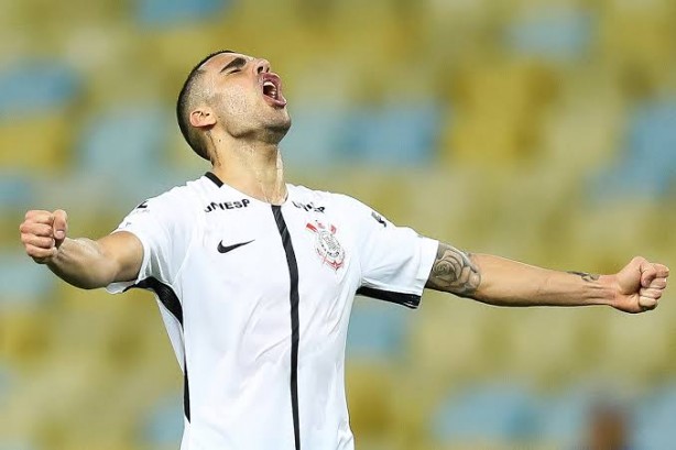 Santos x Corinthians: Faltas bobas fazem a diferen�a