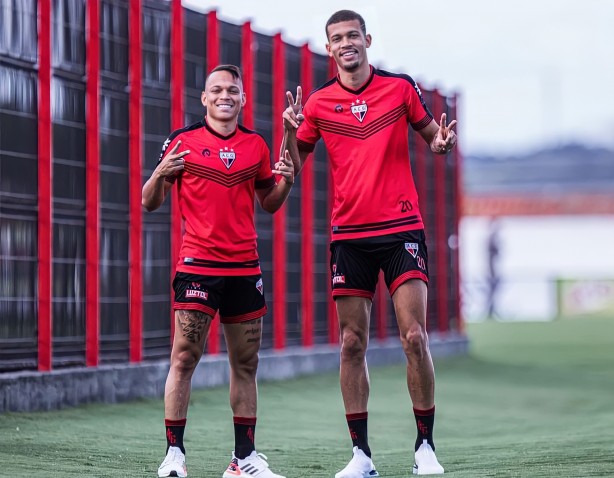Dia de acompanhar dois emprestados