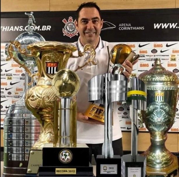 Passando pra lembrar que o Chic�o � um dos maiores zagueiros da Hist�ria do Corinthians