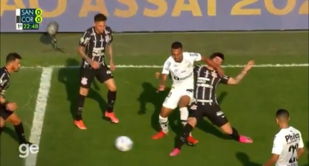 Como n�o foi expulso? Que assalto.