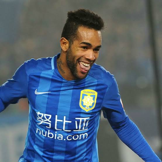 Alex Teixeira fecha com Besiktas (Turquia)