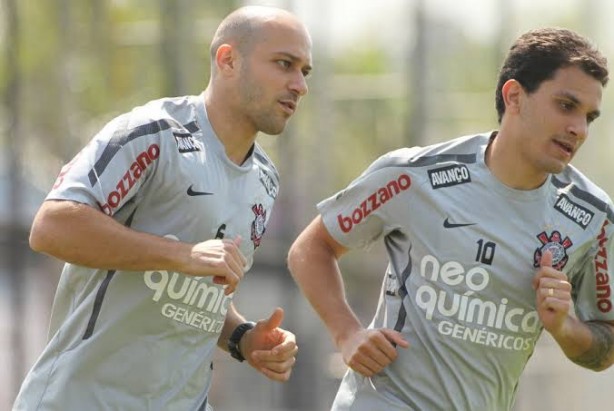 Alessandro e F�bio Santos.