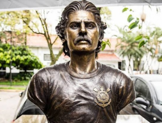 Uma dica para o busto do Ronaldo Fenmeno no PSJ
