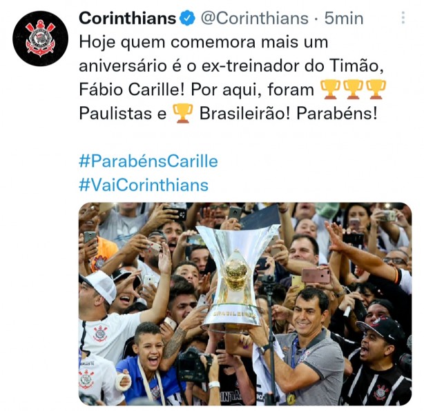 Corinthians parabenizando Carille