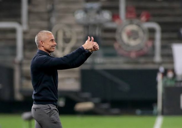 A li��o amarga de Sylvinho