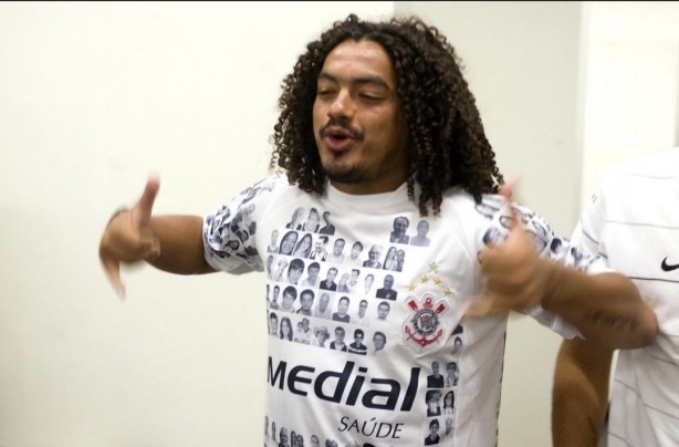 urgente, vaza foto de marcelo lateral esquerdo com a camisa do Corinthians!