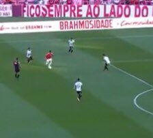 Corinthians obedecendo distanciamento...