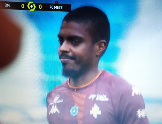 T� assistindo olimpyque Marseille x Metz na ESPN e do nada...