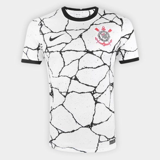 Eu não acho a camisa do Corinthians bonita.