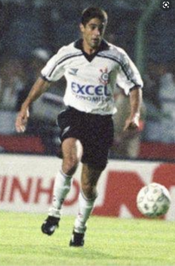 Fica Sylvinho
