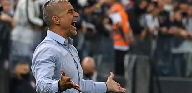 Fora Sylvinho? Mas quem entra no lugar?