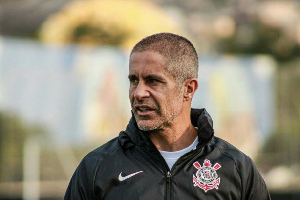 Sylvinho sim ou Sylvinho n�o?