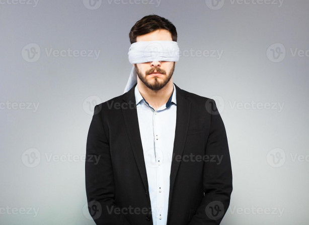 O moderador vendo os antis