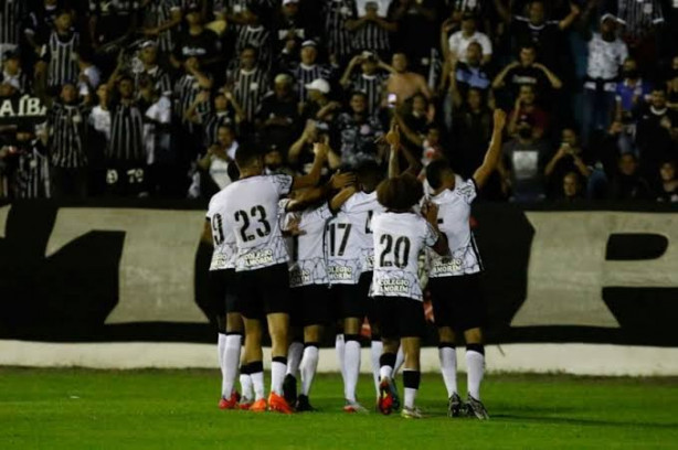 Torcida do 8 ou 80