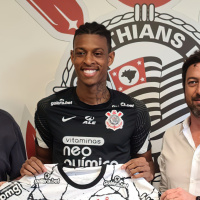 Robson Bambu anunciado como novo jogador do Corinthians