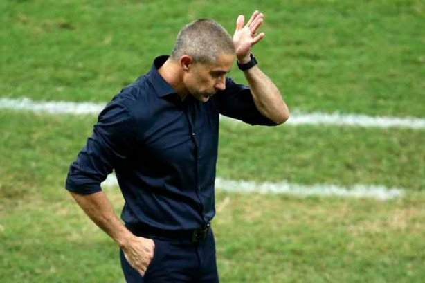 CAIU - Sylvinho � demitido do Corinthians!