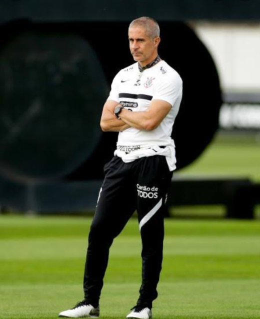 Sylvinho demitido