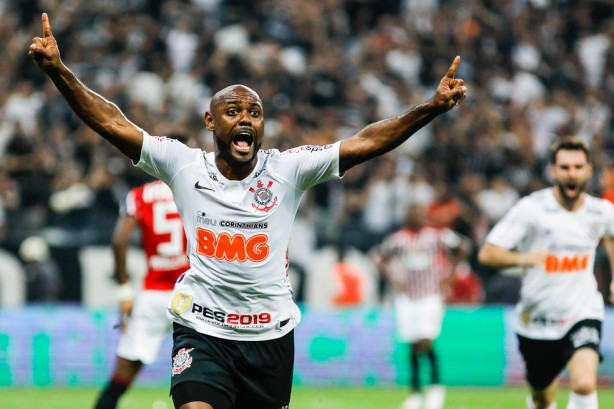 Vagner love tem meu eterno respeito, viu que n�o rendia e pediu o bon�!