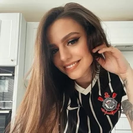Cher Lloyd, cantora inglesa