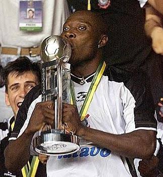 Freddy Rinc�n sofreu acidente de carro mas ningu�m divulgou o estado de sa�de do �dolo corintiano