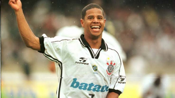 Nasceu pra jogar no Corinthians!